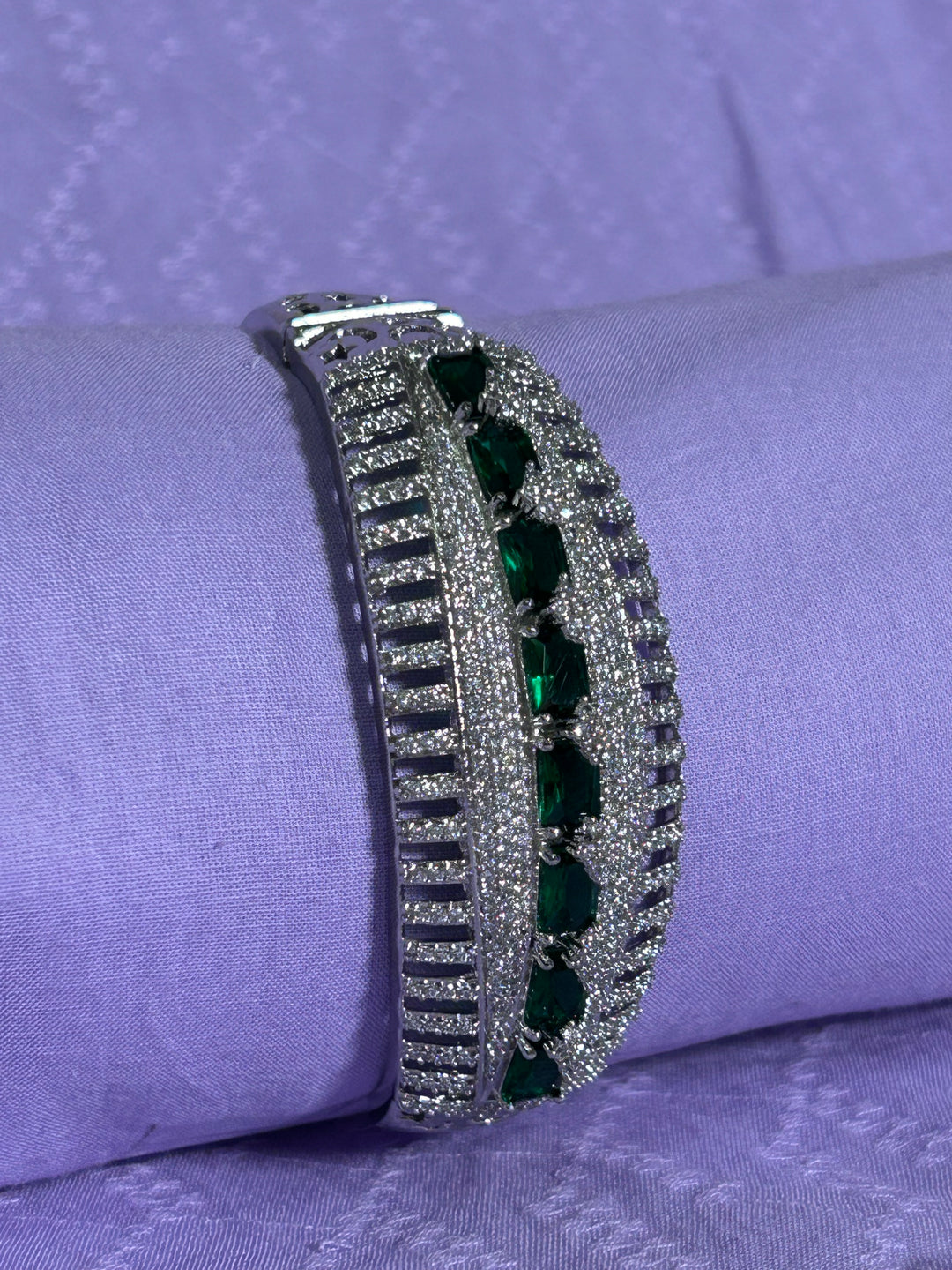 ANTAARA DELICATE DIAMOND BRACELET