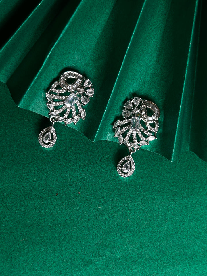 Savana Diamond Earing & Pendant Set