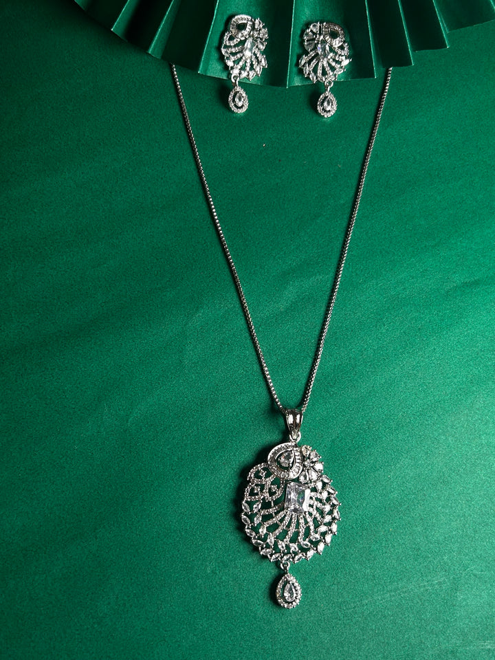 Savana Diamond Earing & Pendant Set