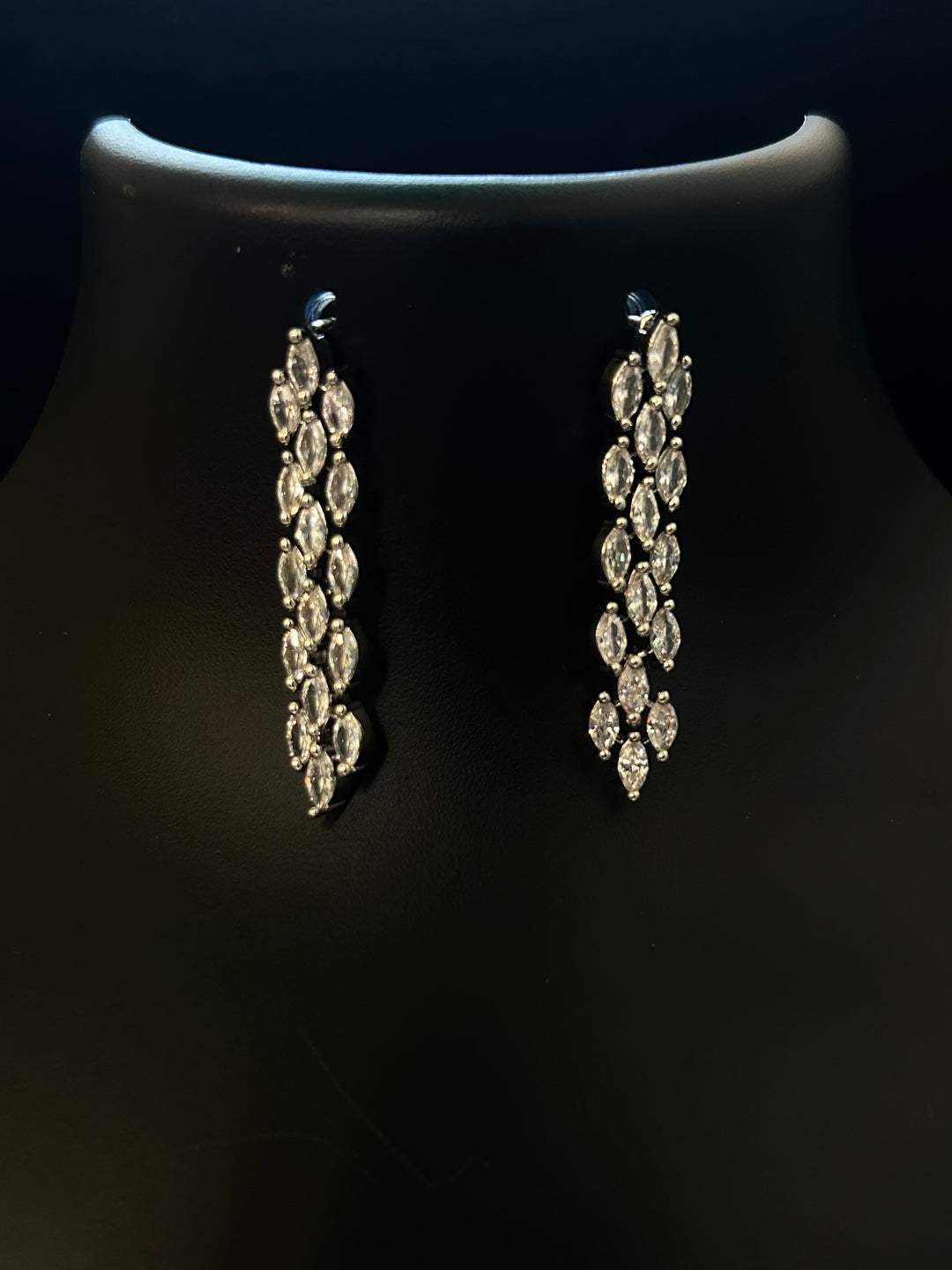 Antaara Diamond Necklace with Earings