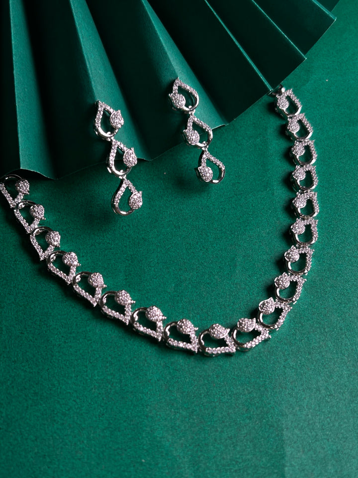 Antaara Diamond Necklace set