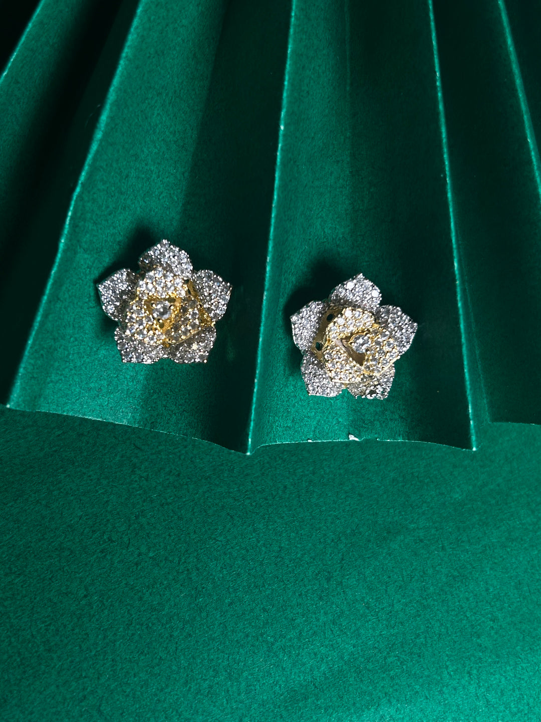 Savana Diamond Earing & Pendant Set