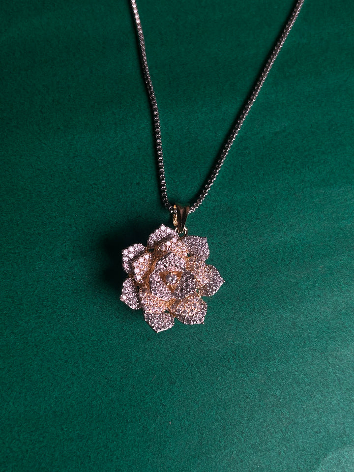 Savana Diamond Earing & Pendant Set