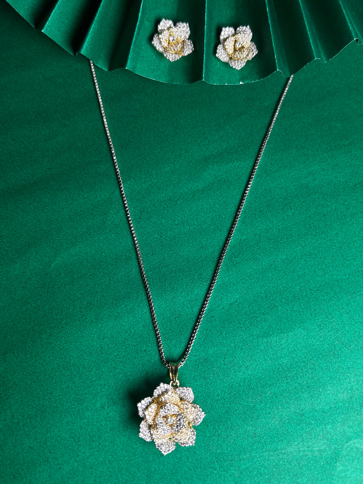 Savana Diamond Earing & Pendant Set