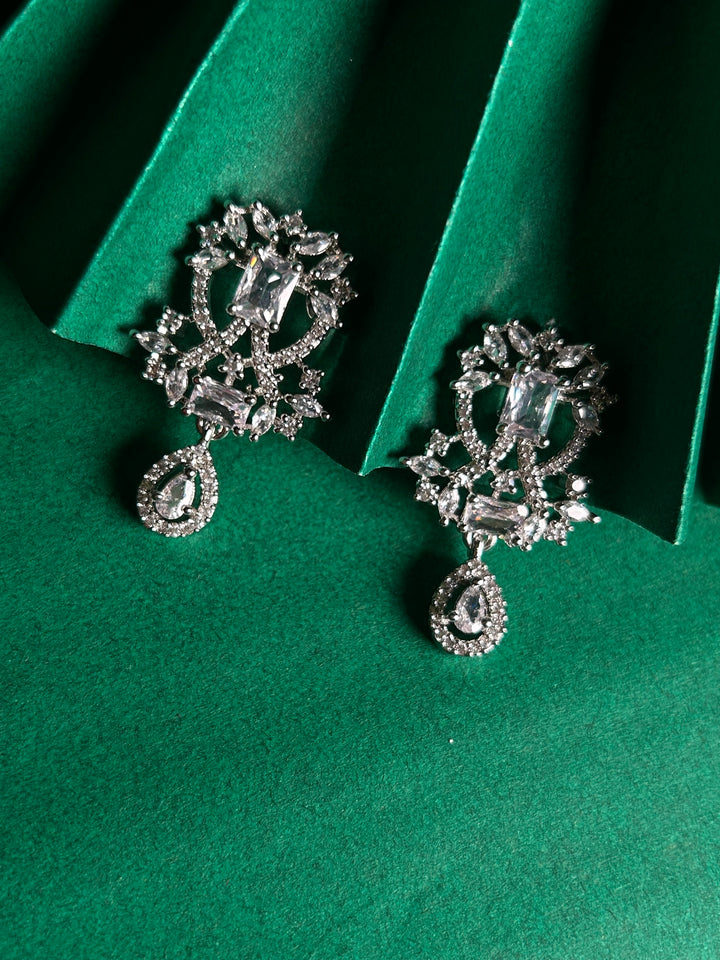 Savana Diamond Earing & Pendant Set