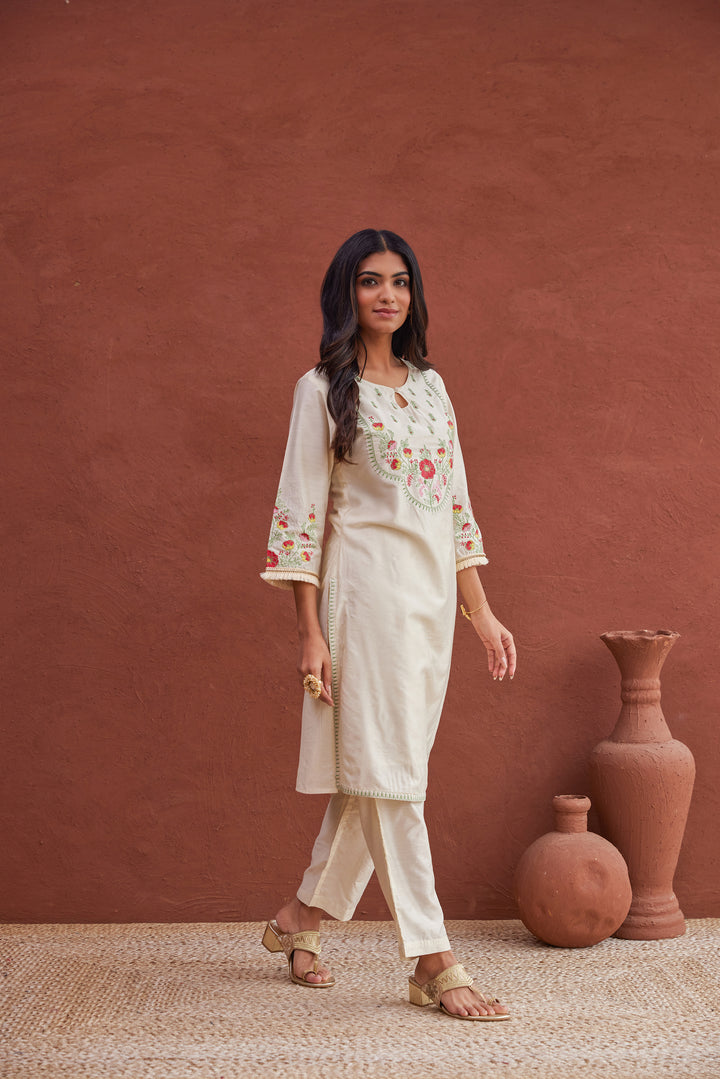 Tushki Misri Embroidered Kurta Pant Set