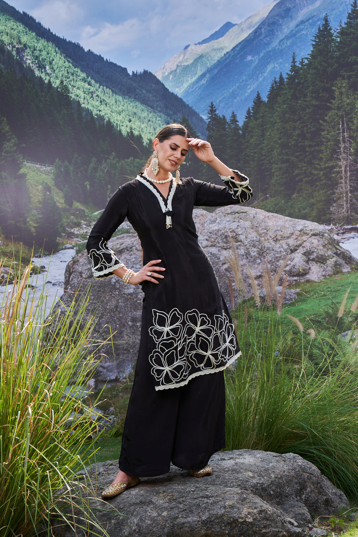 VARIDHI BLACK EMBROIDERED SUIT SET