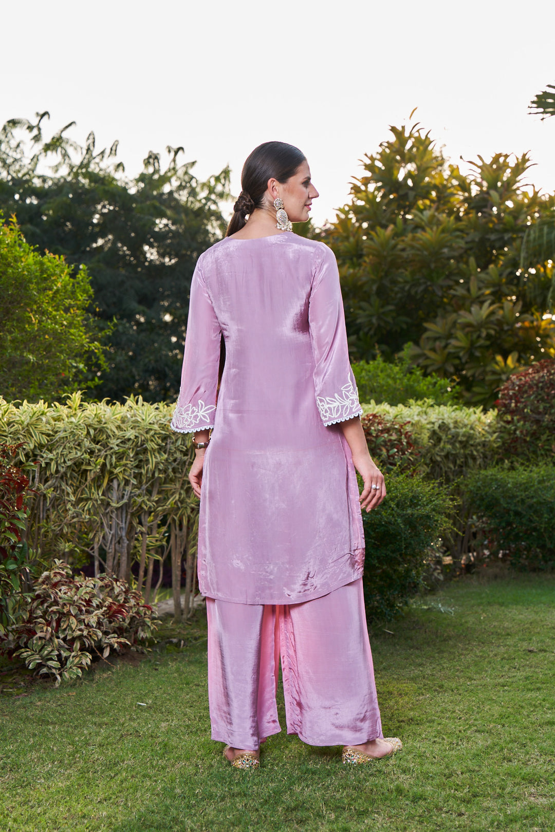 VARIDHI LILAC EMBROIDERED SUIT SET