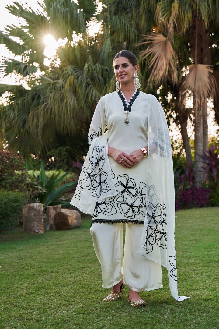 Varidhi Angel Embroidered Suit Set